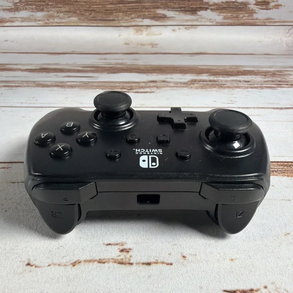 PowerA Wired Controller for Nintendo Switch Black Used No Cable